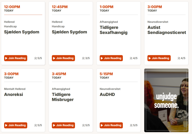 Et indblik i bogreolen hos Menneskebiblioteket Online.