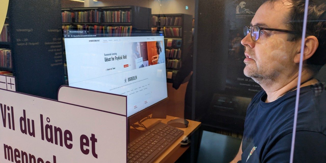 Menneskebibliotekets Læseboks på Albertslund Bibliotek.