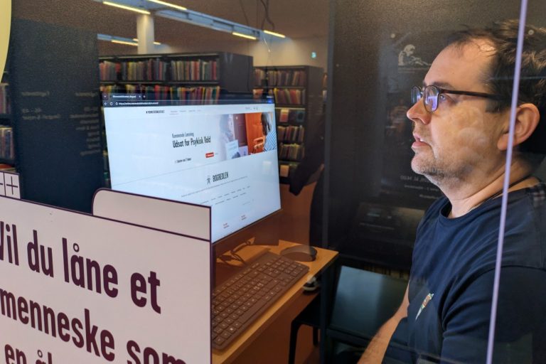 Menneskebibliotekets Læseboks på Albertslund Bibliotek.