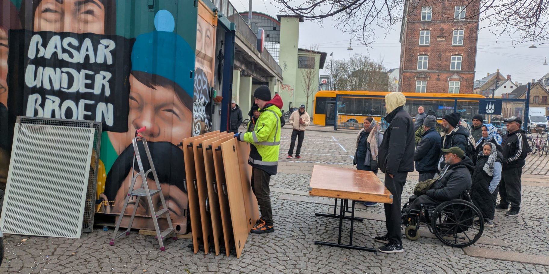 Åbningsdag i Basar Under Broen.