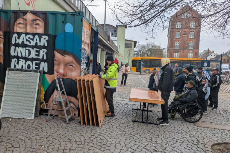 Åbningsdag i Basar Under Broen.